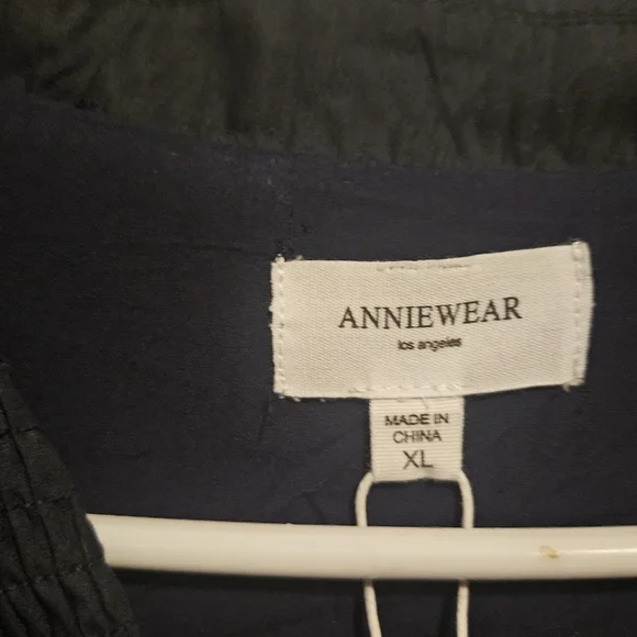 Elegant Navy Puff Sleeve Dress - Picture 3 of 5